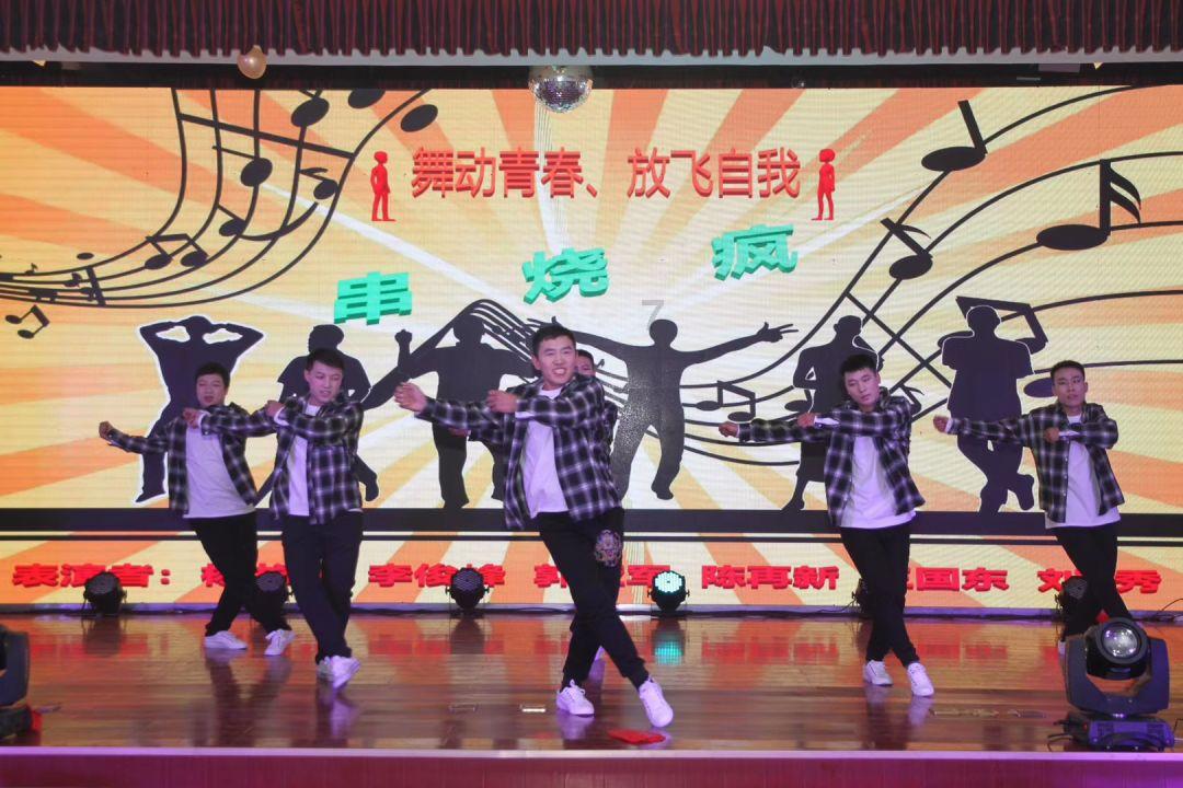 曹操、刘备、孙权三方势力，为什么都想占据荆州呢？游戏画面